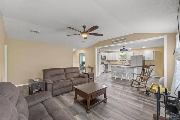 5321 Medicine Bow St, Milton, FL 32570