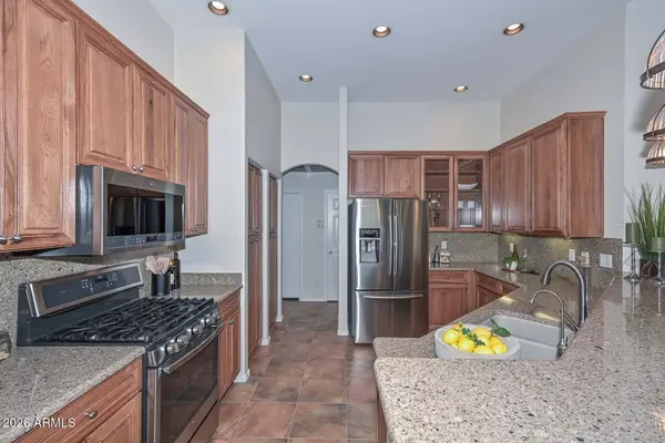 16081 W PICCADILLY Road, Goodyear, AZ 85395