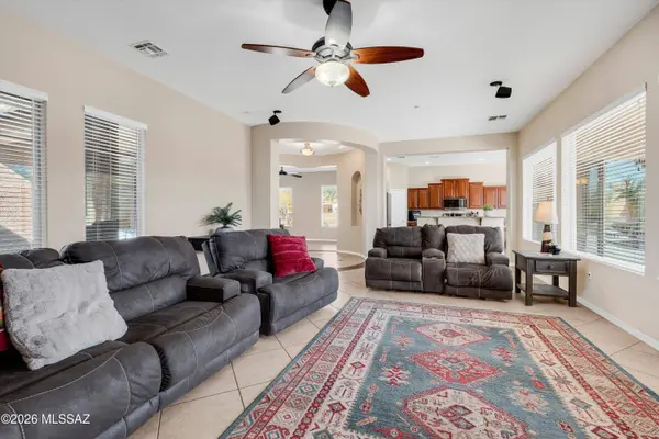 9529 S Camino Adamada, Vail, AZ 85641