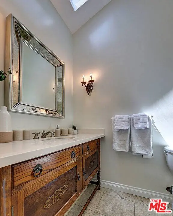 4253 Le Bourget AVE, Culver City, CA 90232