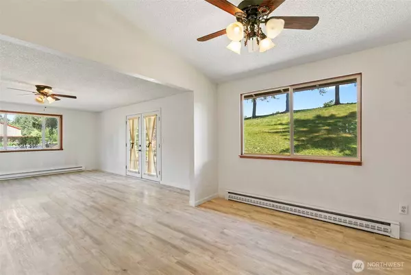 284 Ranch RD, Kelso, WA 98626