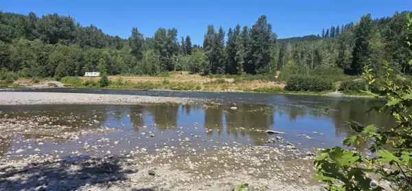 264 Riverview DR, Castle Rock, WA 98611