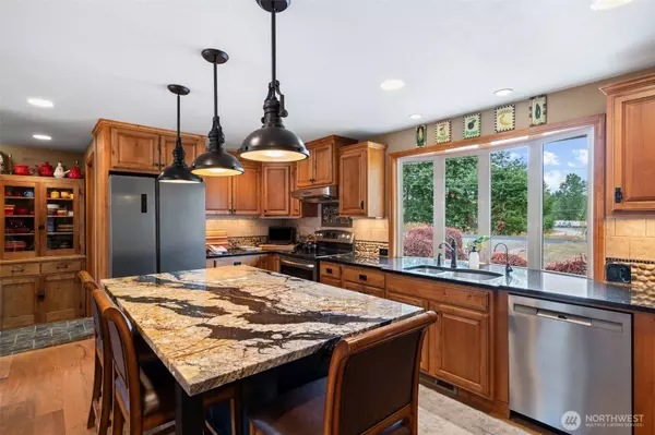 133 Delameter LN, Castle Rock, WA 98611