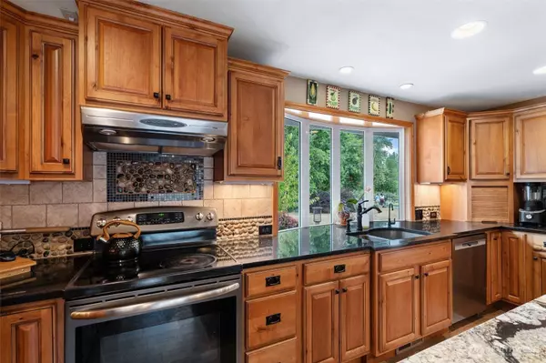 133 Delameter LN, Castle Rock, WA 98611