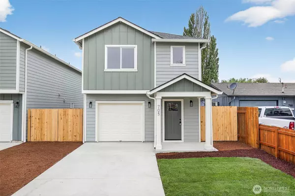 705 S 9th AVE, Kelso, WA 98632