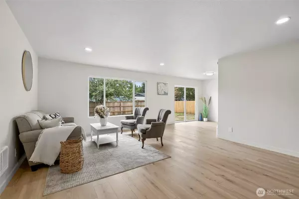 111 Cimarron DR, Kelso, WA 98626