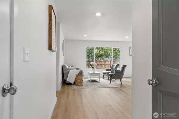 111 Cimarron DR, Kelso, WA 98626