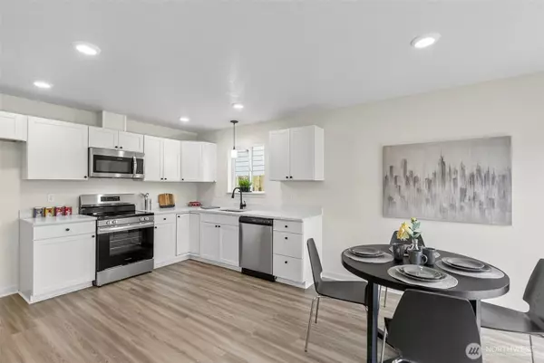 709 S 9th AVE, Kelso, WA 98626