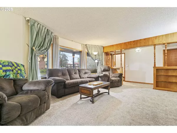 203 COLUMBIA ST, Kelso, WA 98626