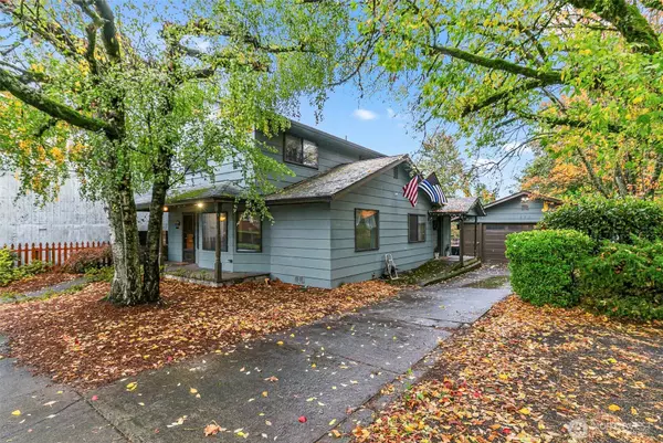 203 Columbia ST, Kelso, WA 98626