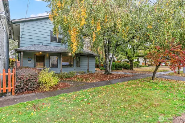 203 Columbia ST, Kelso, WA 98626