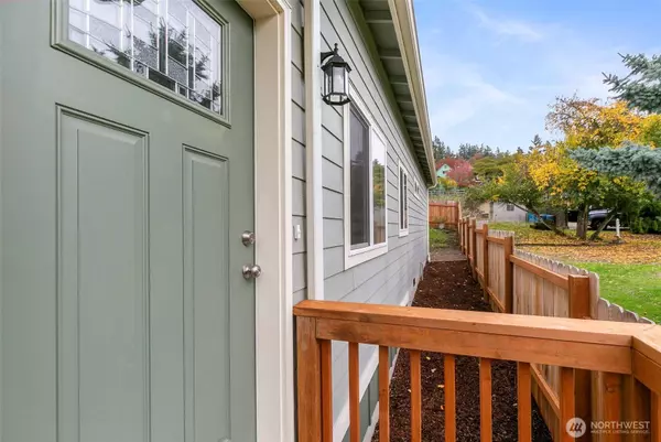 569 N 3rd, Kalama, WA 98625