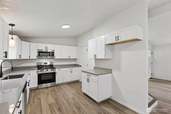 152 Crow Butte RD, Longview, WA 98632