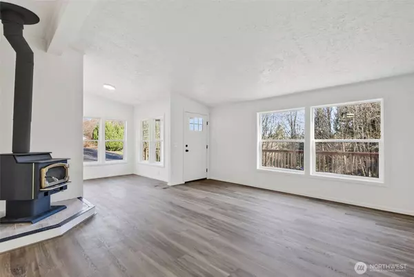 152 Crow Butte RD, Longview, WA 98632