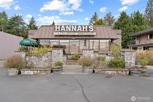 1304 Ocean Beach HWY, Longview, WA 98632