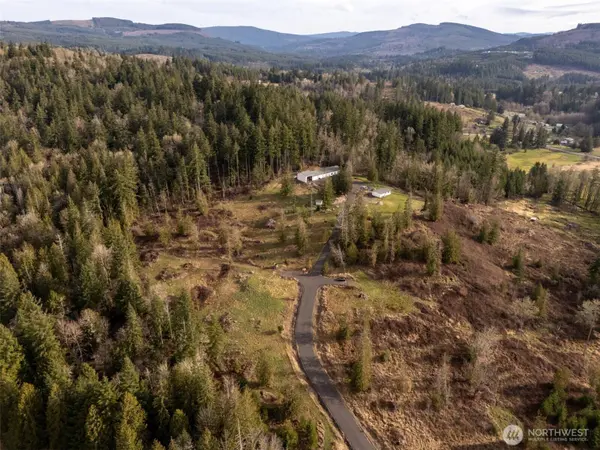 426 Rose Garden LN, Kelso, WA 98626