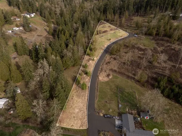 426 Rose Garden LN, Kelso, WA 98626