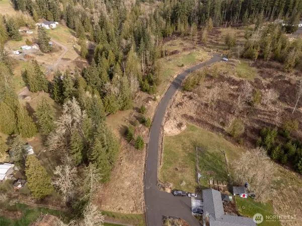 426 Rose Garden LN, Kelso, WA 98626