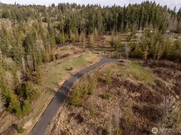 426 Rose Garden LN, Kelso, WA 98626