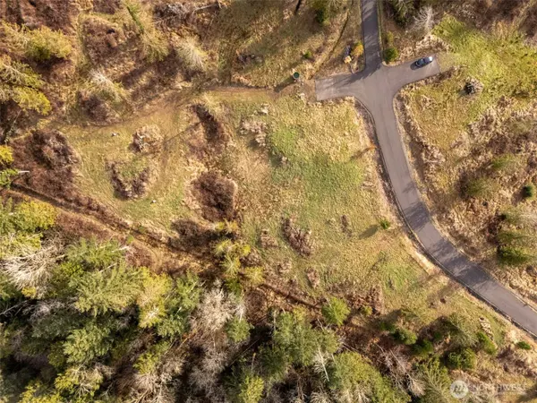 426 Rose Garden LN, Kelso, WA 98626