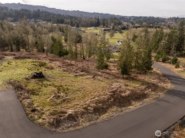 426 Rose Garden LN, Kelso, WA 98626