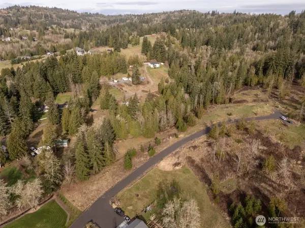 426 Rose Garden LN, Kelso, WA 98626