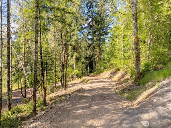 141 Old Spread Borough RD, Kalama, WA 98625