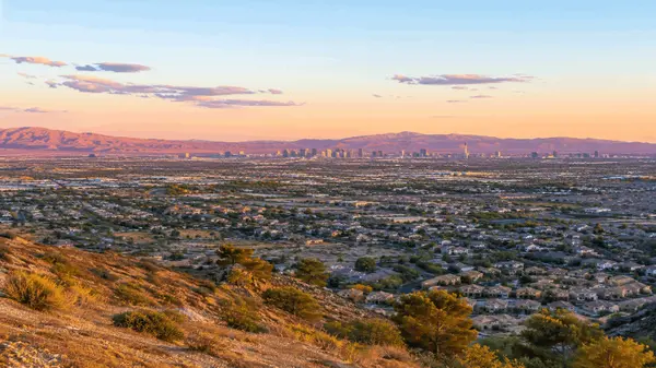 Summerlin vs. Henderson: Your Definitive Las Vegas Suburb Guide