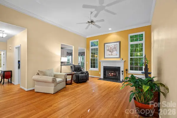 4932 Derbyshire DR, Charlotte, NC 28270