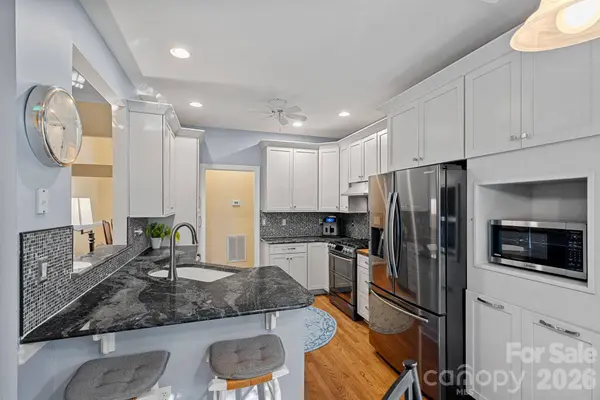 4932 Derbyshire DR, Charlotte, NC 28270