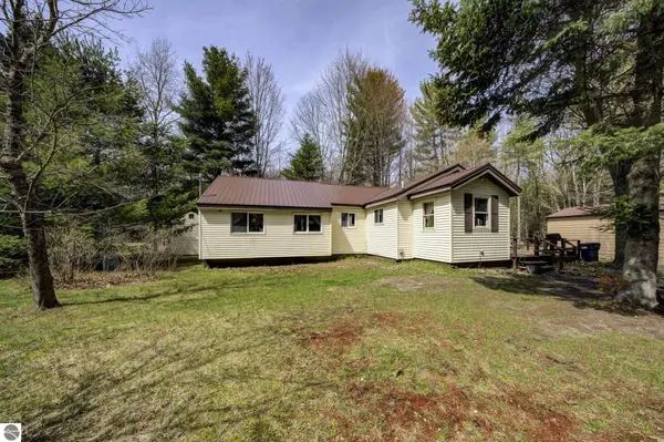 6250 Keffer Road, Kingsley, MI 49649