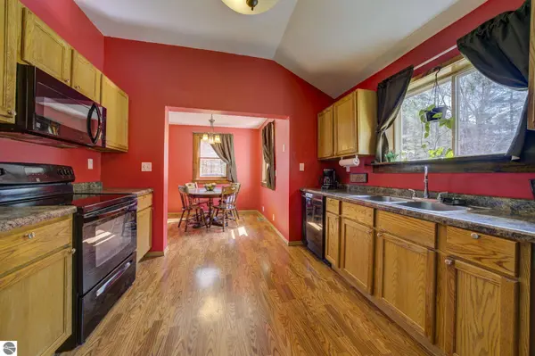 6250 Keffer Road, Kingsley, MI 49649