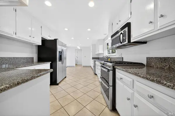 339 Mockingbird CIR, Santa Rosa, CA 95409