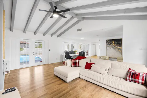 6128 E 111TH AVE, Temple Terrace, FL 33617