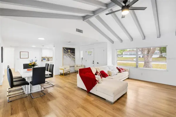 6128 E 111TH AVE, Temple Terrace, FL 33617