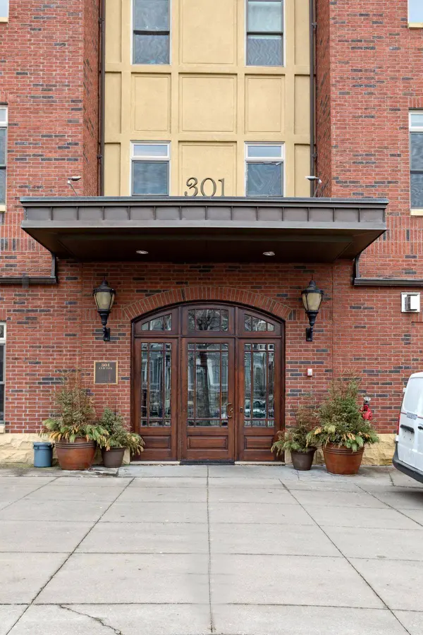 301 Clifton AVE #3D, Minneapolis, MN 55403