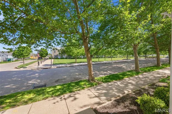 3240 S Civic Green DR, St Charles, MO 63301