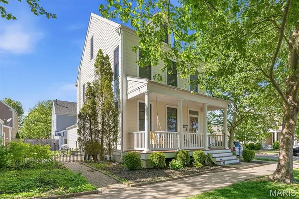 3240 S Civic Green DR, St Charles, MO 63301