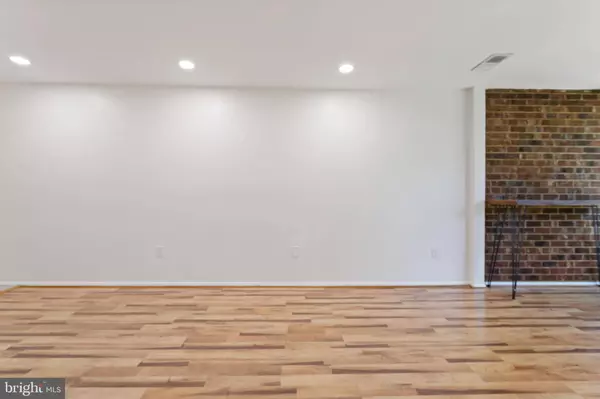 8427 GREENBELT RD #202, Greenbelt, MD 20770