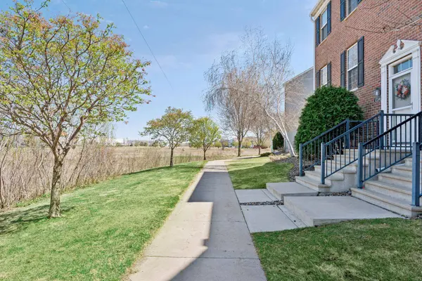 1354 Savanna DR, Shakopee, MN 55379