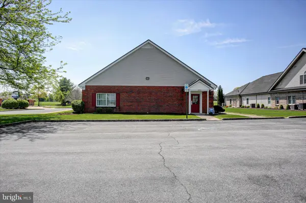 1137 KENNEBEC DR, Chambersburg, PA 17201