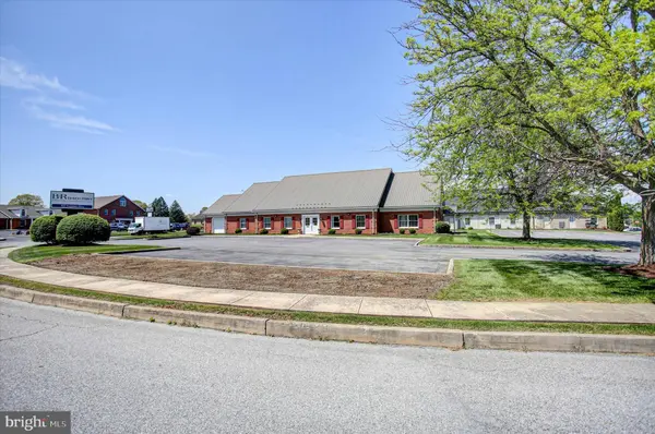1137 KENNEBEC DR, Chambersburg, PA 17201