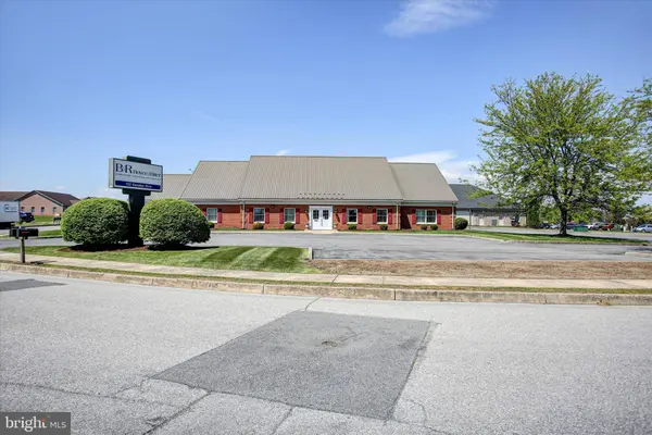 1137 KENNEBEC DR, Chambersburg, PA 17201