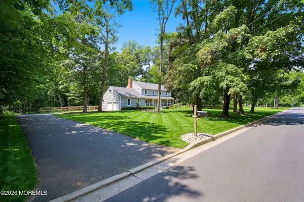 86 Knollwood Drive, Tinton Falls, NJ 07724