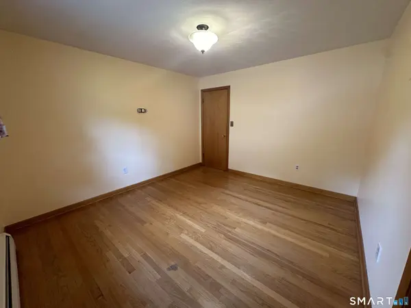 18 Manchester Avenue, Waterbury, CT 06705