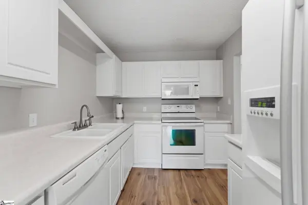 109 Woodglen Drive, Simpsonville, SC 29681