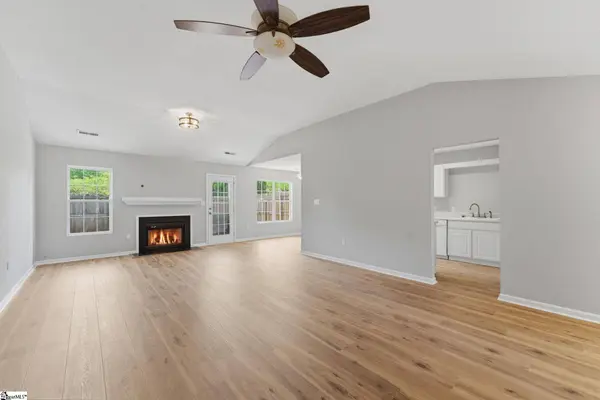 109 Woodglen Drive, Simpsonville, SC 29681