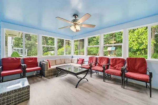 11 Mcfarlin Rd, Chelmsford, MA 01824