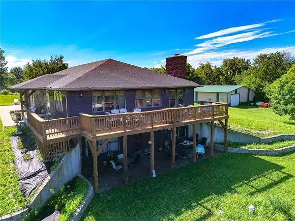 20449 N US 169 HWY, St Joseph, MO 64505
