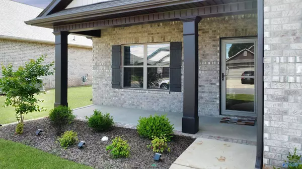 14801 Demarie Lane, Athens, AL 35611